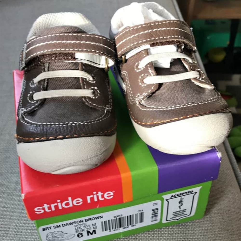 Brand New Stride Rite soft motion shoes 6